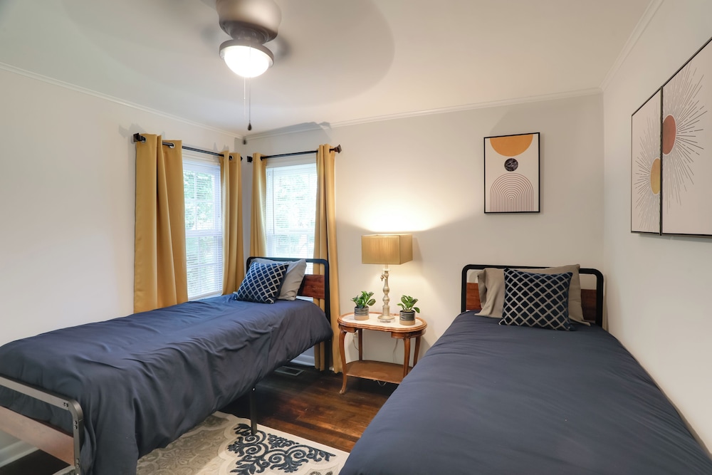 Updated North Greenwood Cottage < 1 Mi to Dtwn!