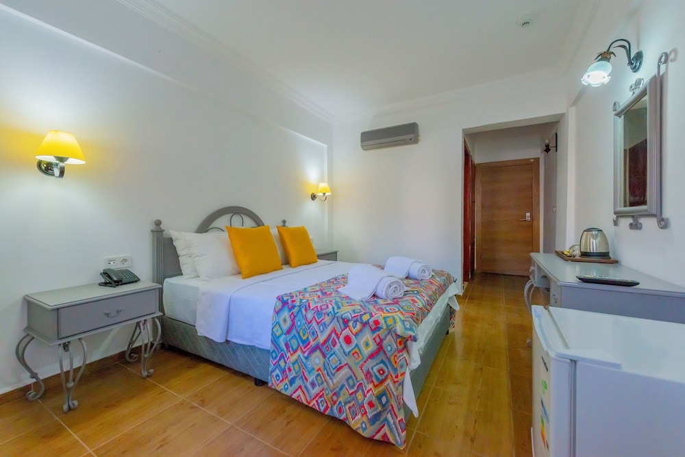 Mia Suites Hotel & Spa
