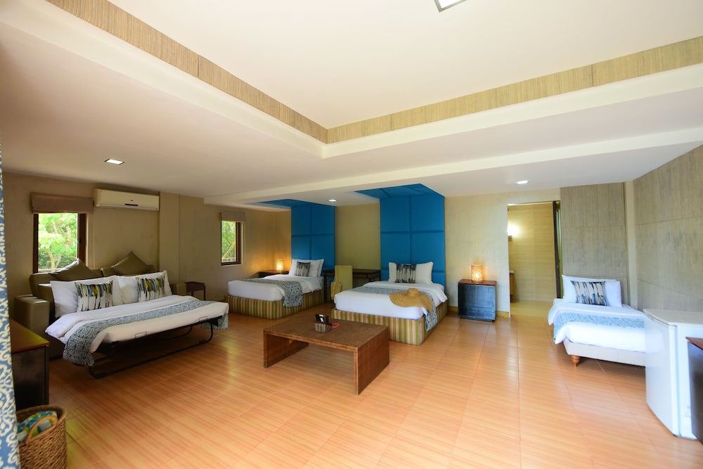 Tugawe Cove Resort