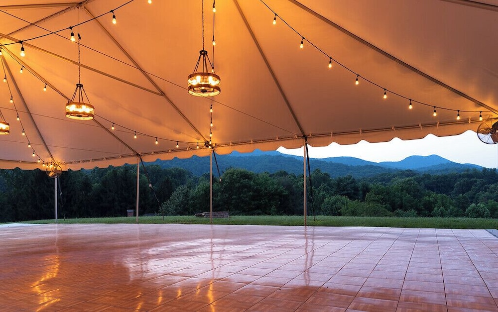 Engadine Inn  Cabins - Property Image 153