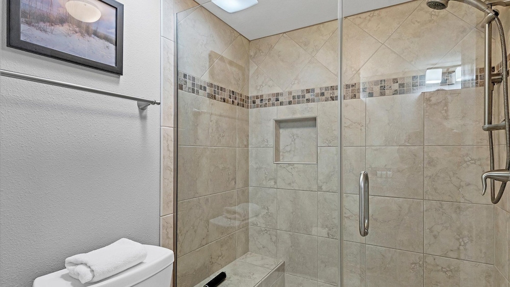 Anchorage Resort Siesta Key 6th Floor 2 bedroom Condo Beach Access 2 Condo