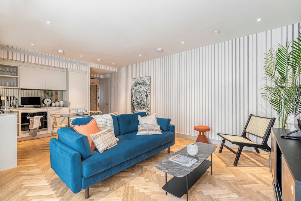 Luxury flats near Big Ben and London Eye
