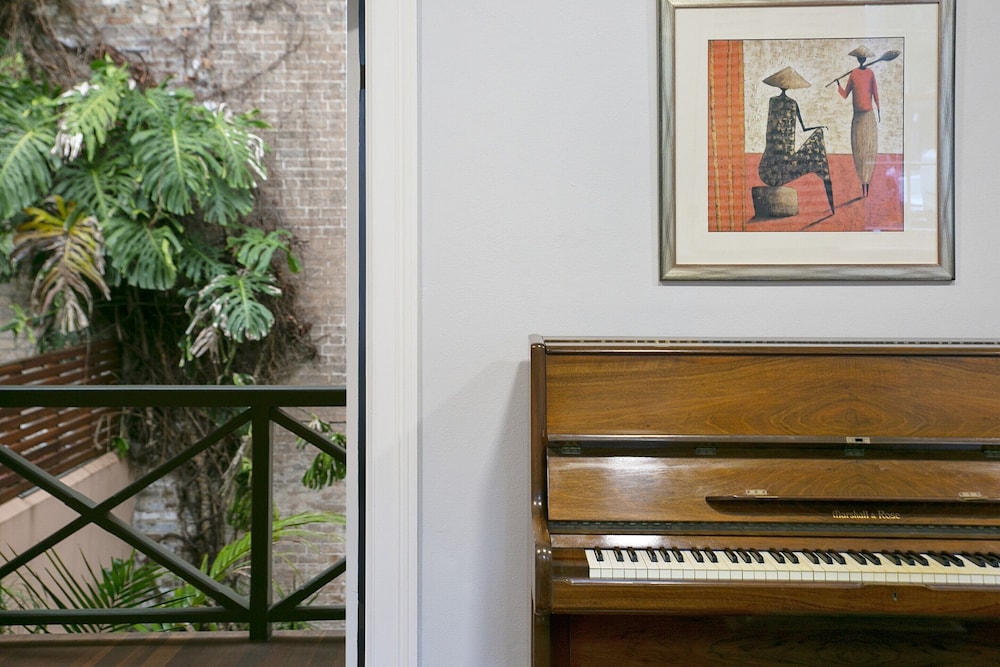 Family Terrace Home Close to Oxford Street