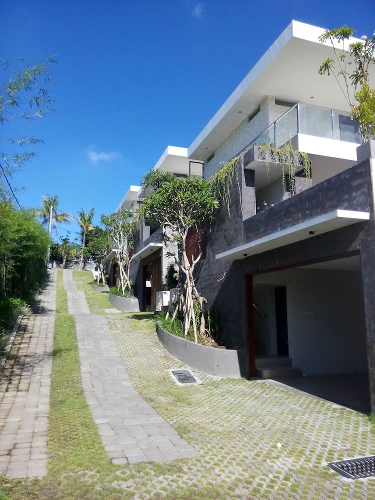 Royal Nyanyi Villa
