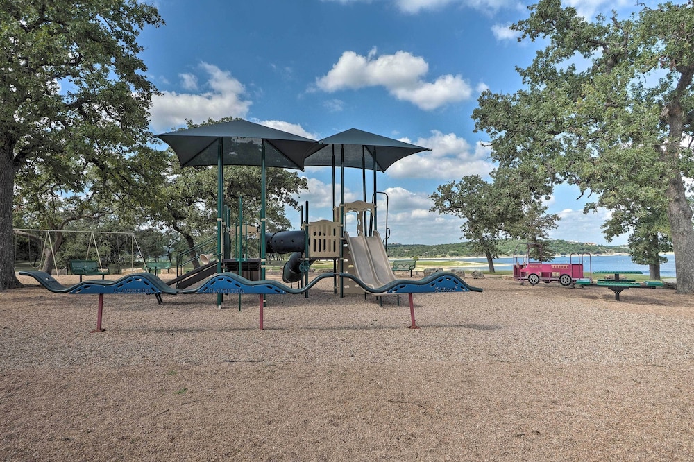 Modern Lake Travis Haven w/ Resort Amenities! - Property Image 11