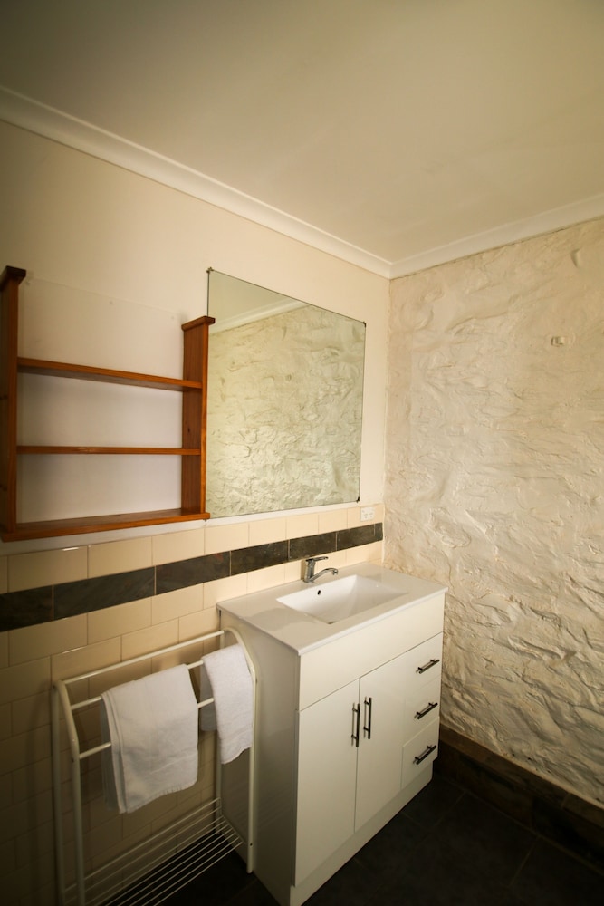 Cape Jervis Accommodation & Caravan Park