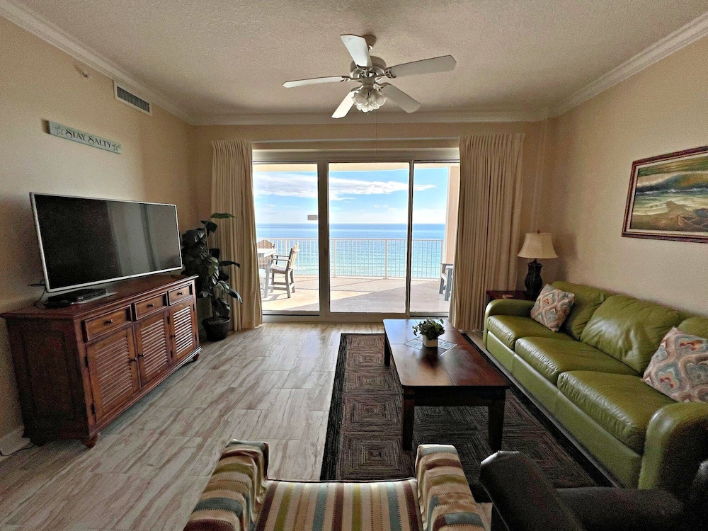 Regency Isle 704