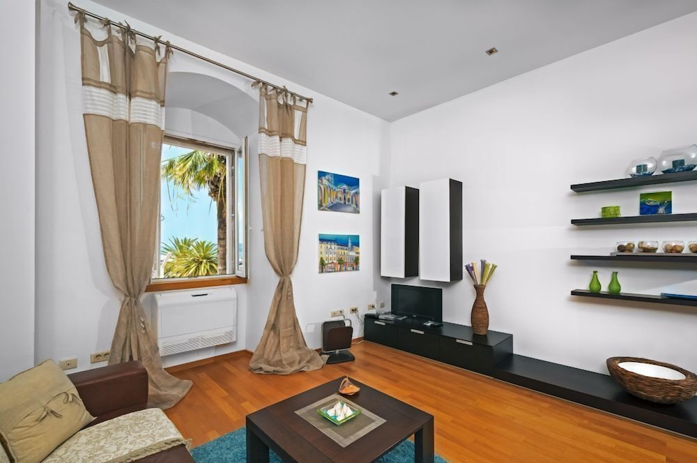 Riva and Diocletian Apartments