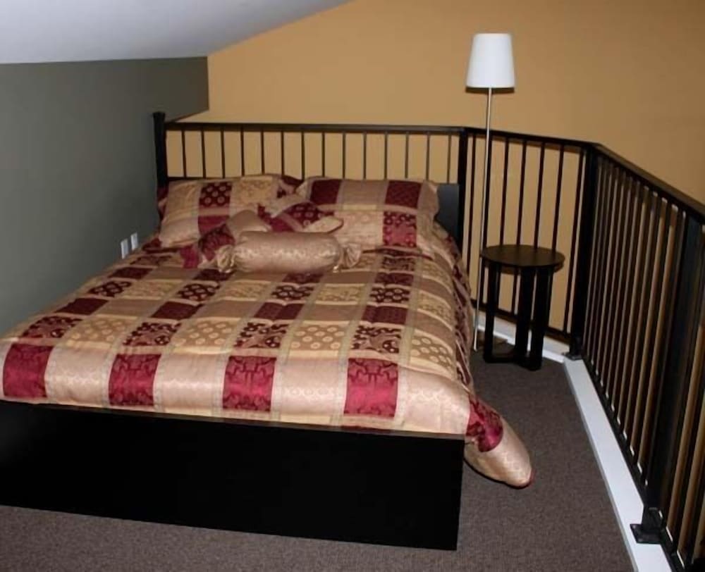 Crooked Tree Guest Suites