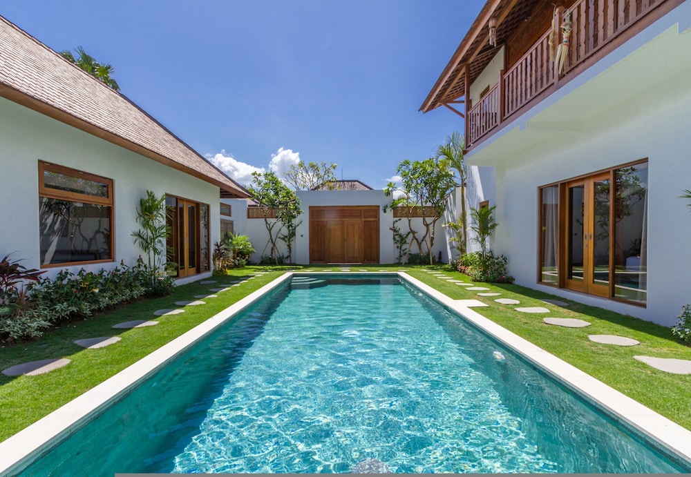 Villa Namu by Alfred in Bali - Family 5 BD Dream in Seminyak Oberoi Beach