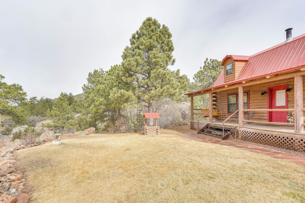 18 Mi to Royal Gorge: Peaceful Mtn Cabin w/ Porch!