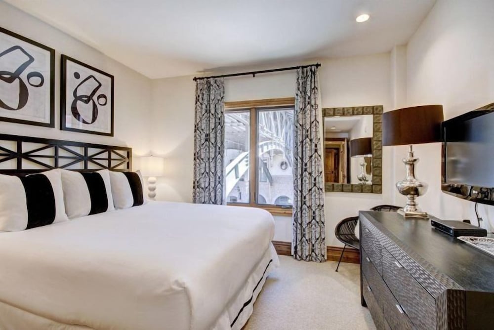 Platinum 2 Bedroom Vacation Rental in the Heart of Vail