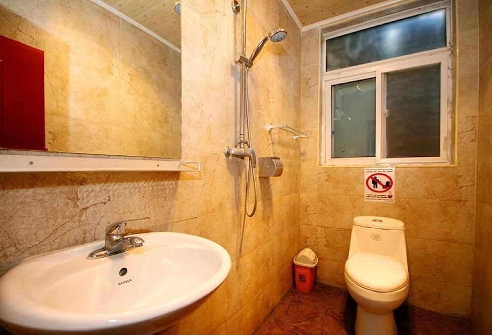 Leo Hostel