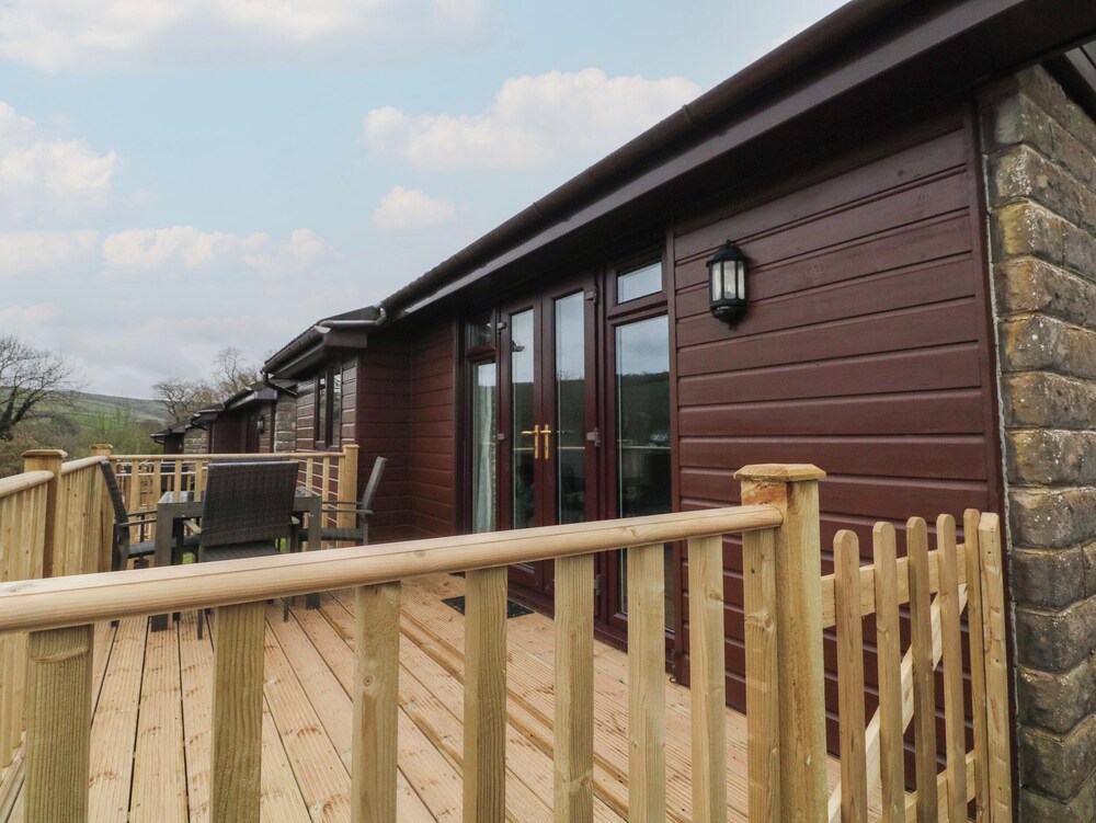 Chalet Log Cabin L14