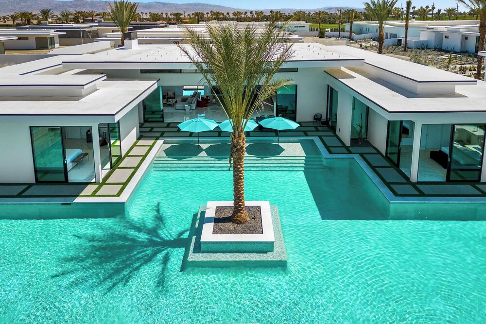 Pool, Hot Tub & Putting Green Minutes From Dining & Golf Bravo Villa #13 by Avantstay