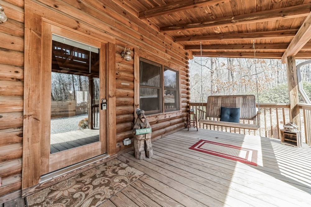 Beautiful Log Cabin In The Lake Lure- Close To Mirror Lake - Wifi 2 Bedroom Cabin by Sunscape Property Management view 2