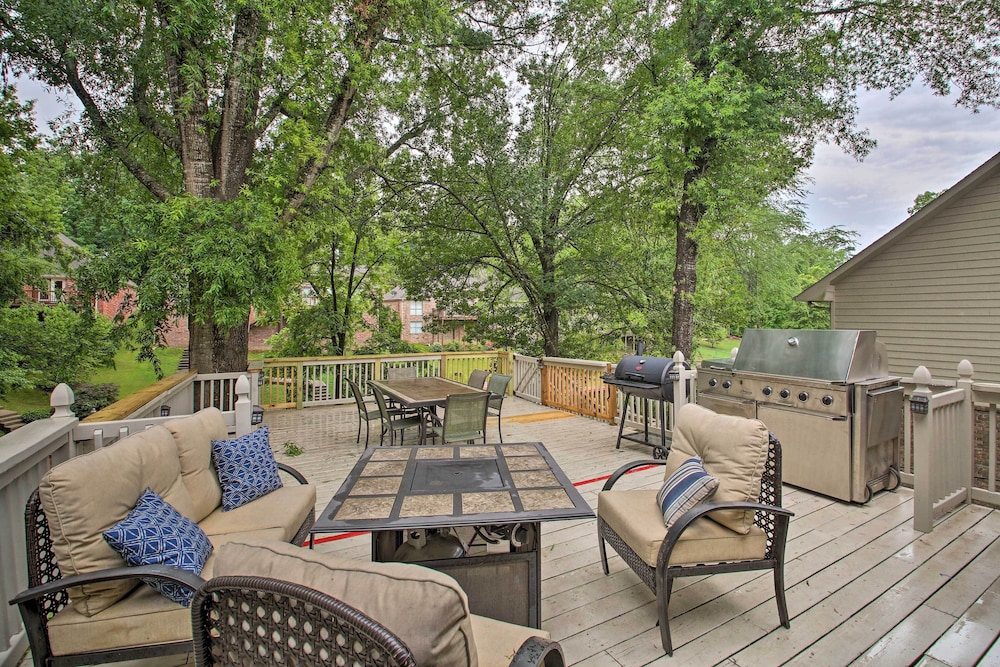 Waterfront Retreat w/ Boat Dock in Hot Springs!