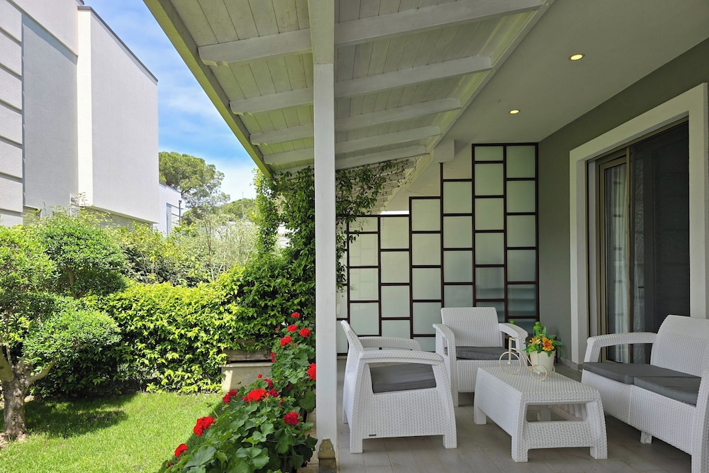 Lalzit Bay Dream Villa
