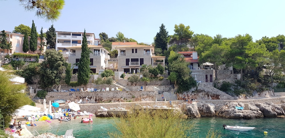 Oaza Apartmani Primosten