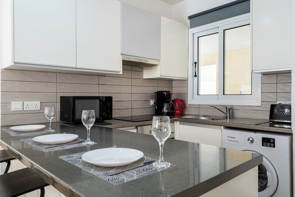 Levante - 2-BR Apt. & Terrace in Larnaca