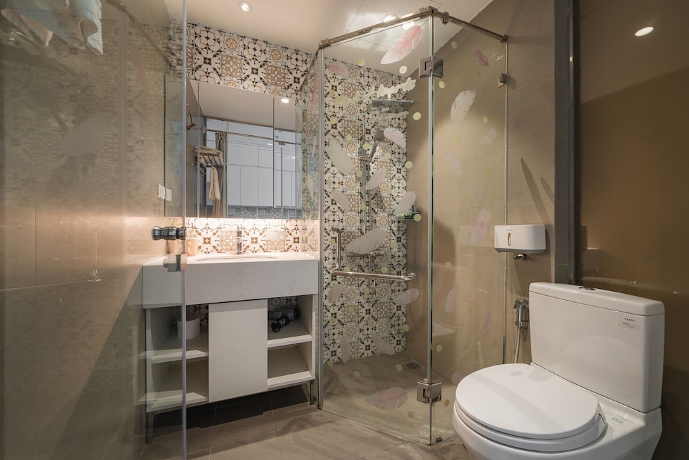 Sunny - Vinhomes GreenBay Residences