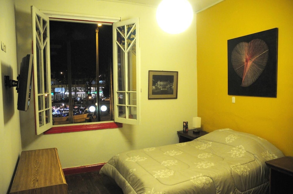 Flying Dog Backpackers Hostel