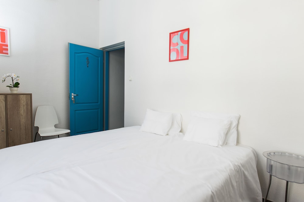 2B Hostel & Rooms