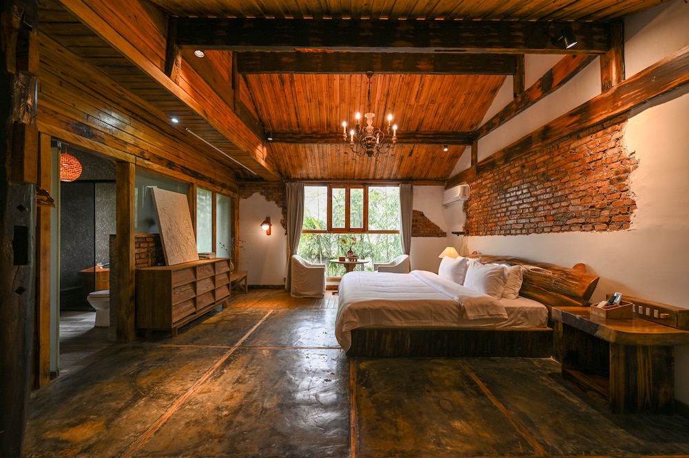 No.5 Valley Lodge