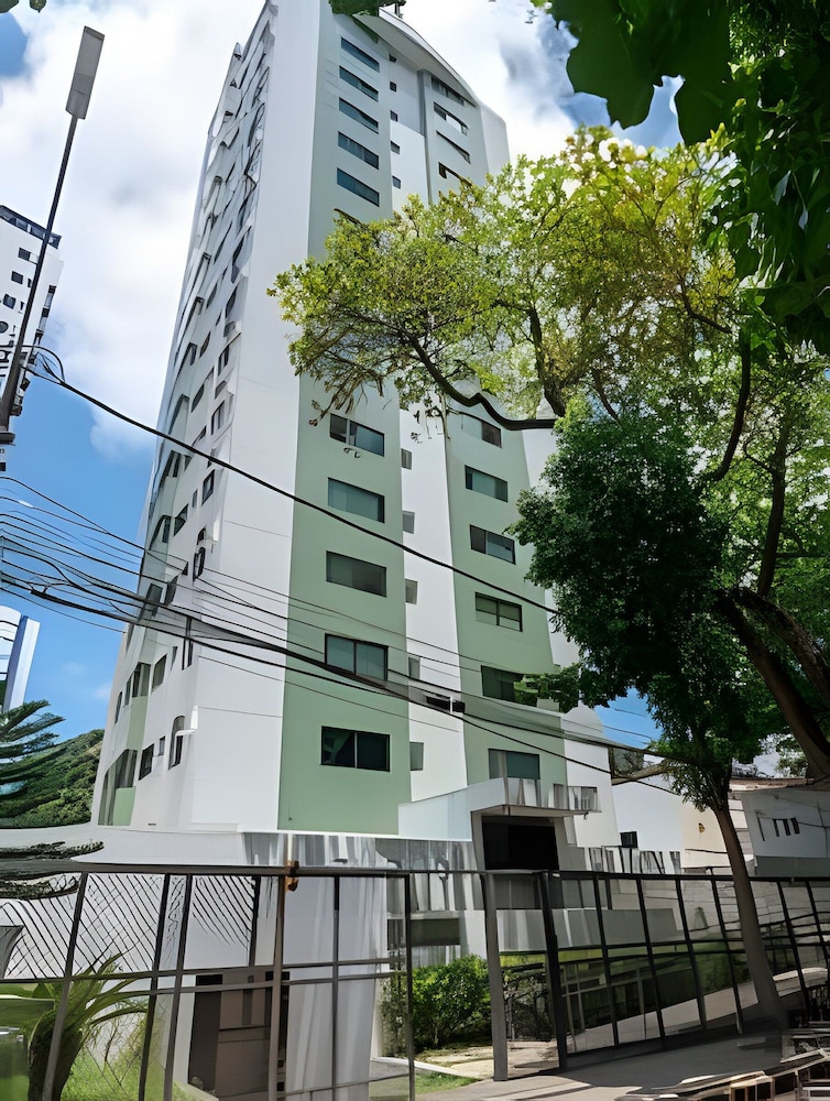 Flat 1 Quatro no bairro Graças Recife