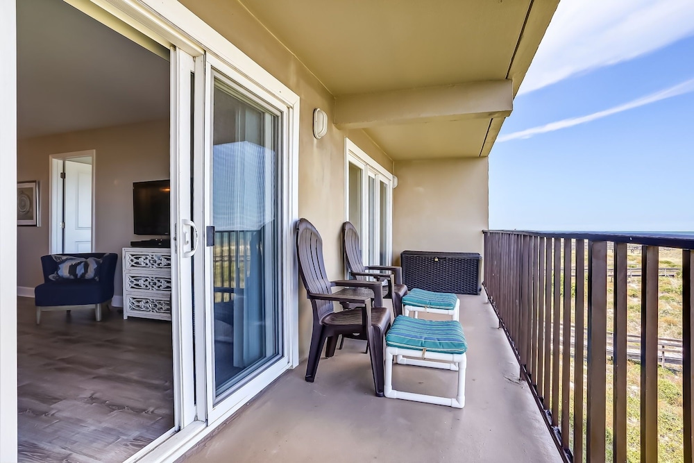 Ketch Courtyard 302 2 Bedroom Condo
