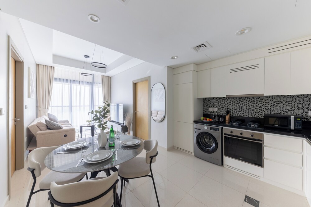 Cozy 2BR in Business Bay Aykon Tower