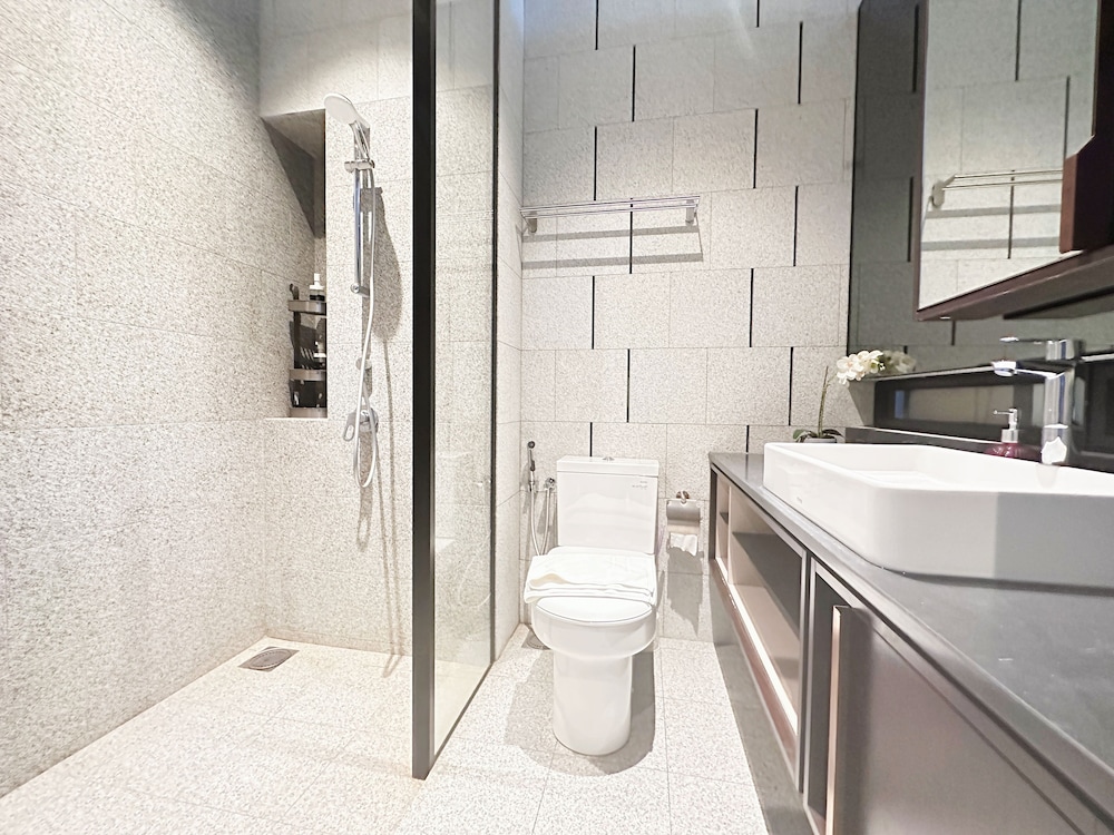 Scarletz Suites KLCC by Purple Orchid