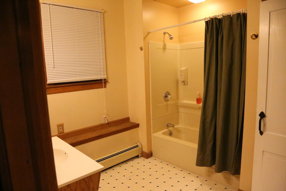 Plymouth Vacations - Salt Ash Inn - Property Image 93