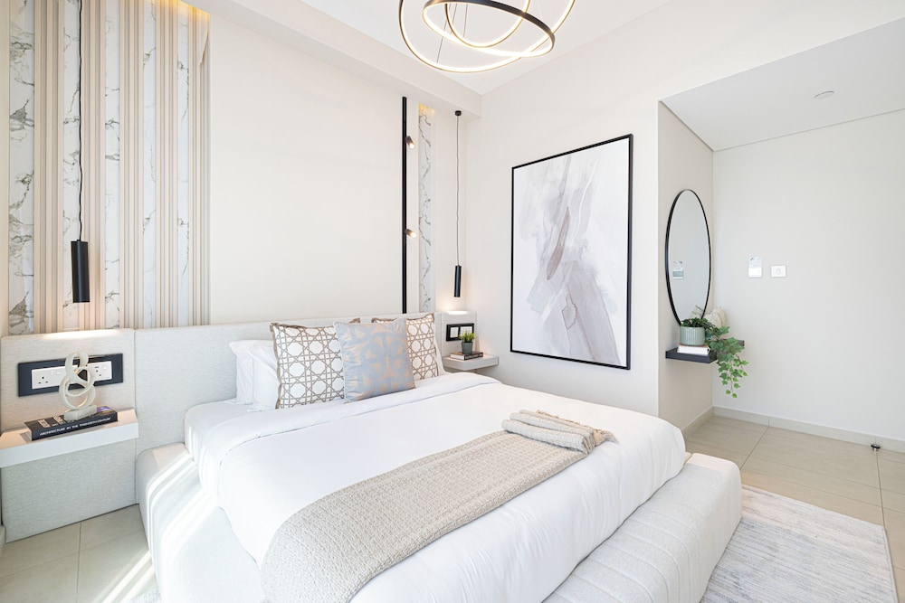 DVH Luxe Retreat 4BR Burj View Apartment