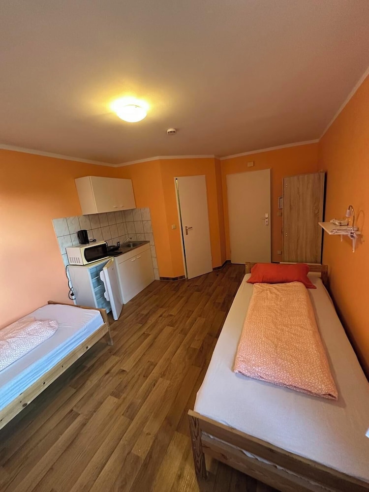 2-Rent Group Hostel Apartments HAN53