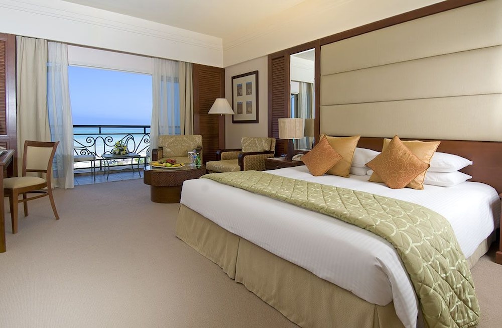 Danat Jebel Dhanna Resort