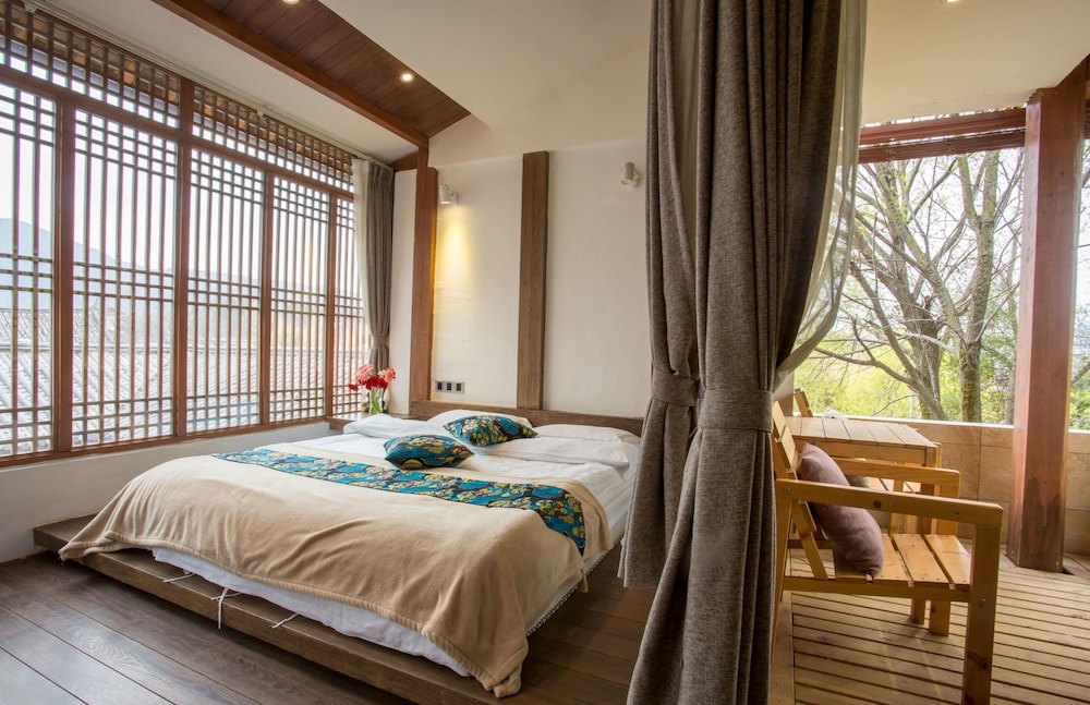 Yunzhong Baisha Lijiang Inn