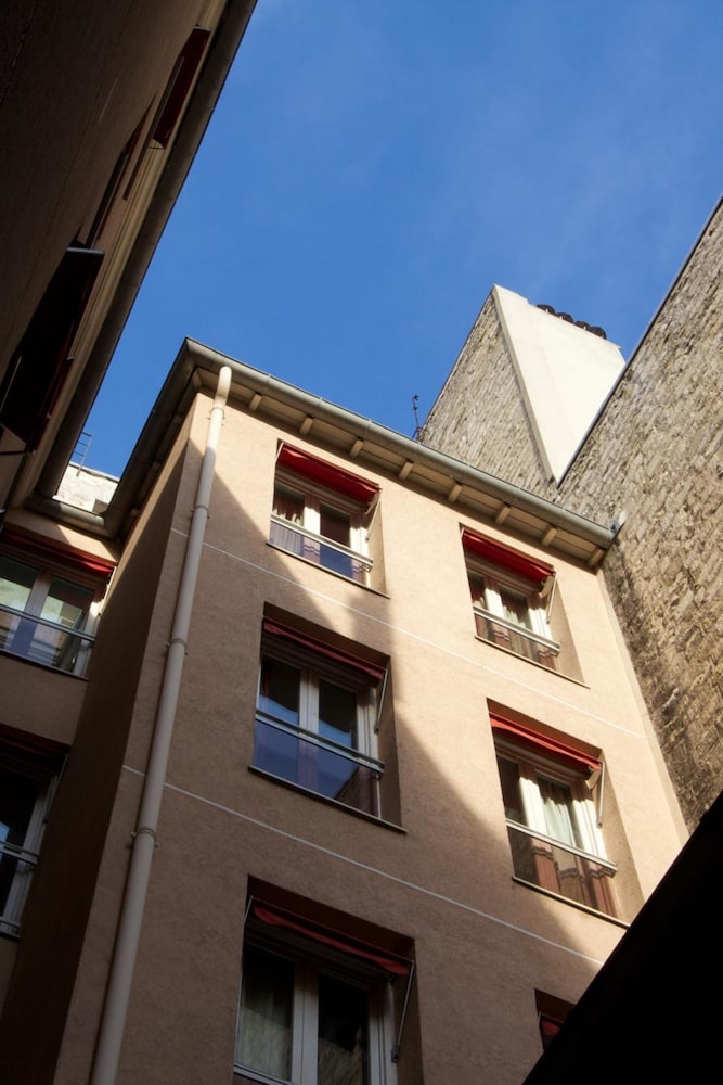 Auberge Internationale des Jeunes - Hostel