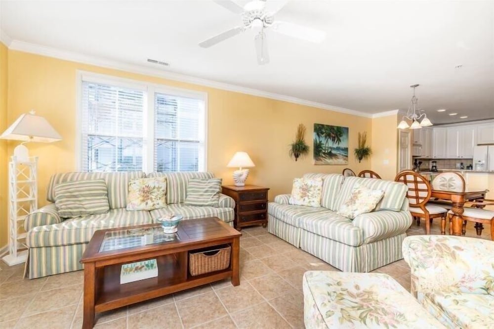 Sunset Island - 39 Fountain Drive West 3f 3 Bedroom Condo