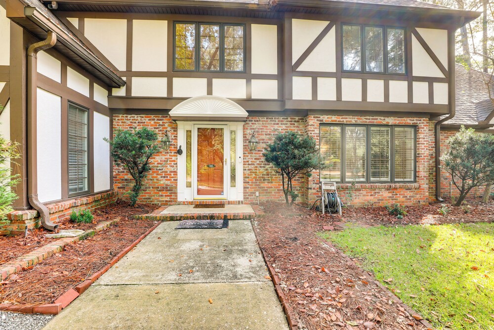 Pets Welcome, Golf Course View: Legend Oaks Home!