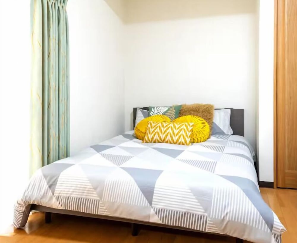 6 Minutes to Shinjuku Station by Train, Max 4 People