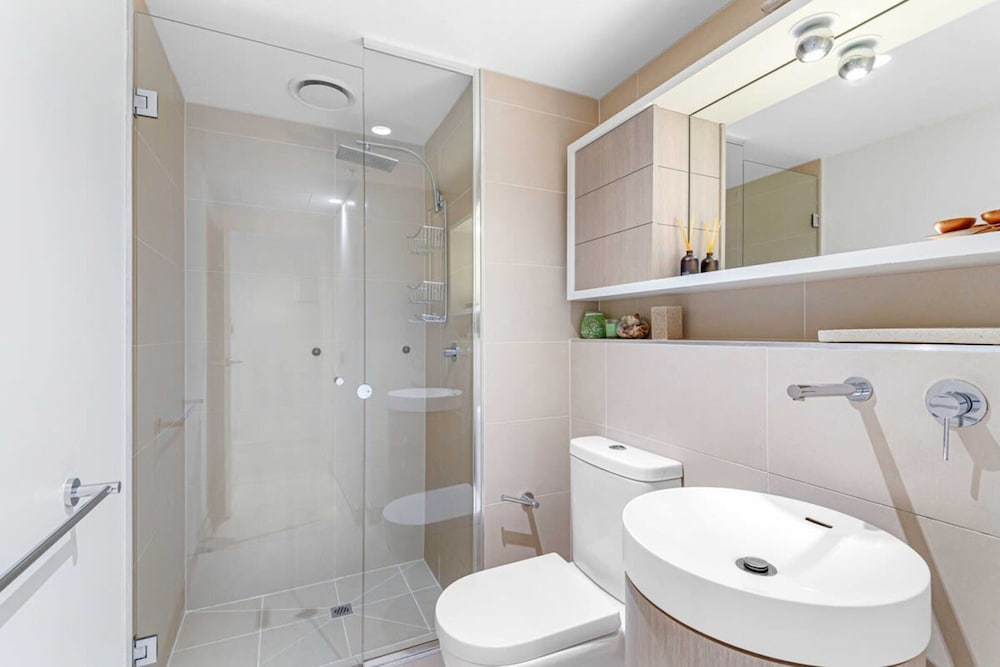 Eclectic 1-bed Apartment With Pool and Gym