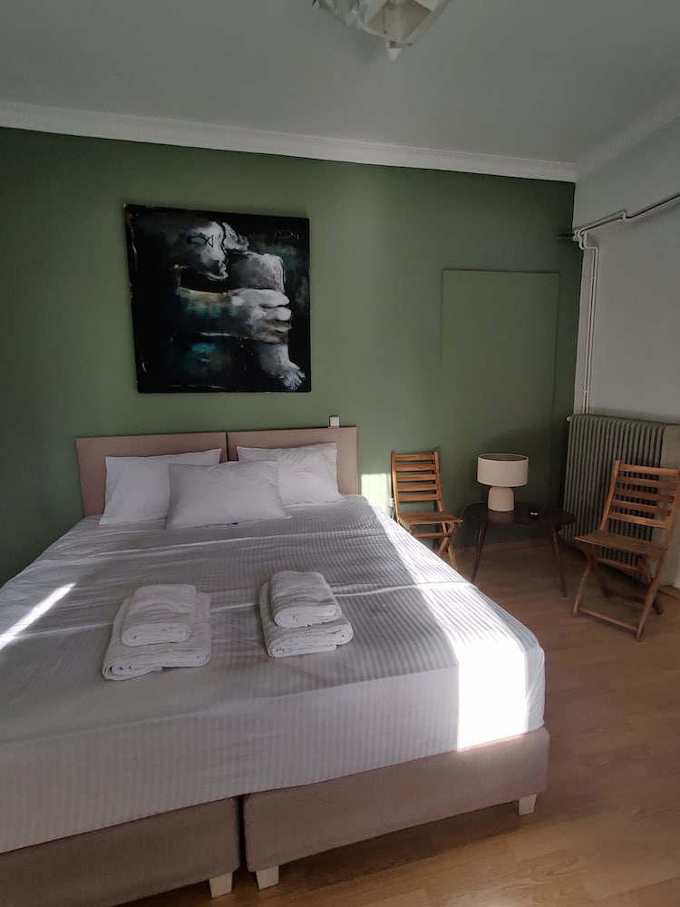 Cosy 1BR Apt With Balcony in Vibrant Exarcheia