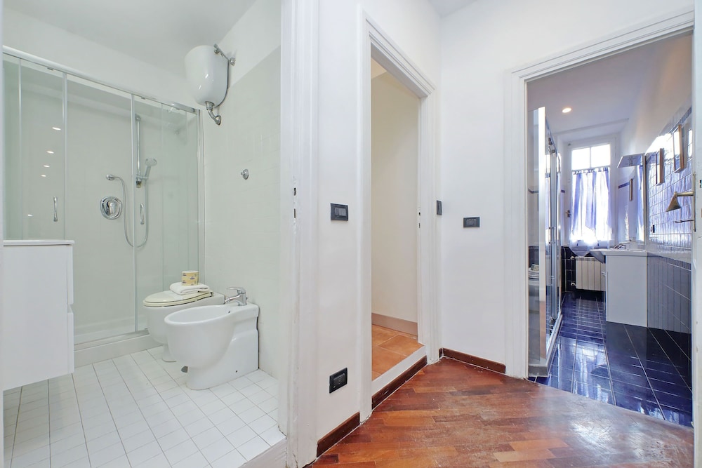 Giuliana Giant Apartment