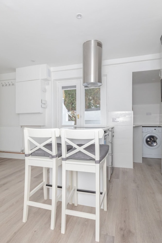 Sleek & Well-connected Studio Flat Archway!