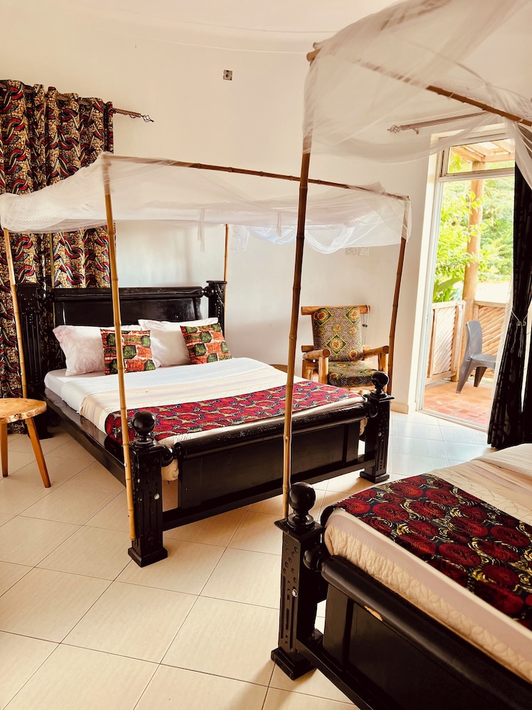Rafiki Safari Lodge Bwindi