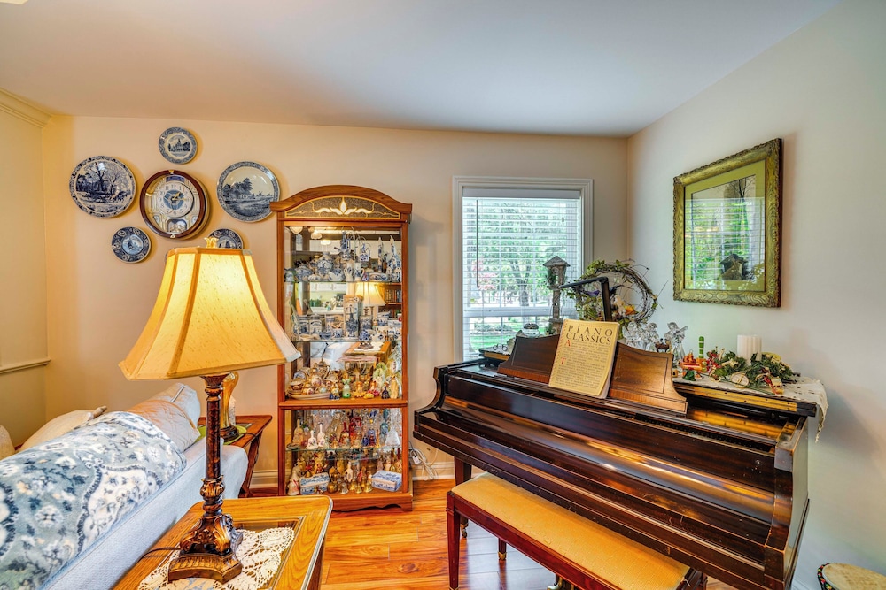 15 Mi to Louisville: Family Home w/ Private Yard!