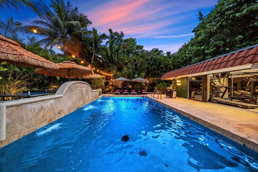 #1 Beach Estate Las Olas Beach Best Location