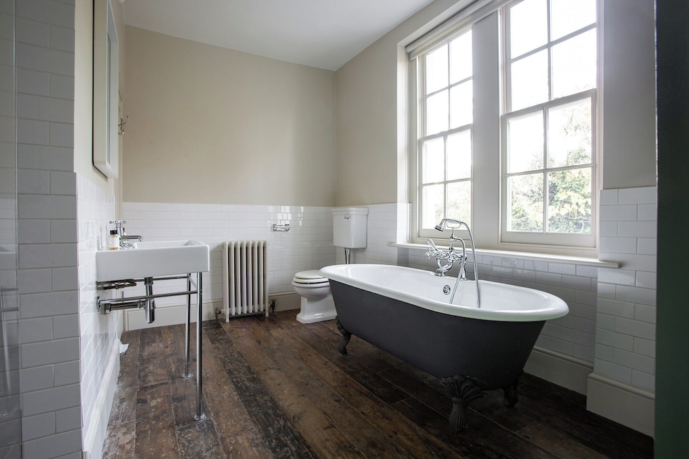 Canonbury Park North II by Onefinestay