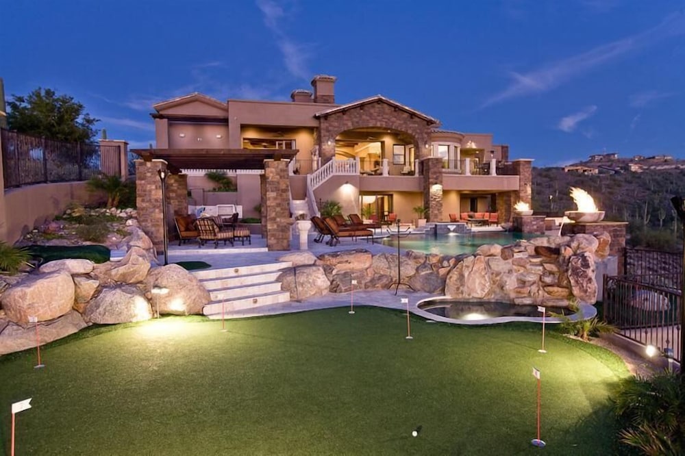 Bella Estate By Signature Vacation Rentals